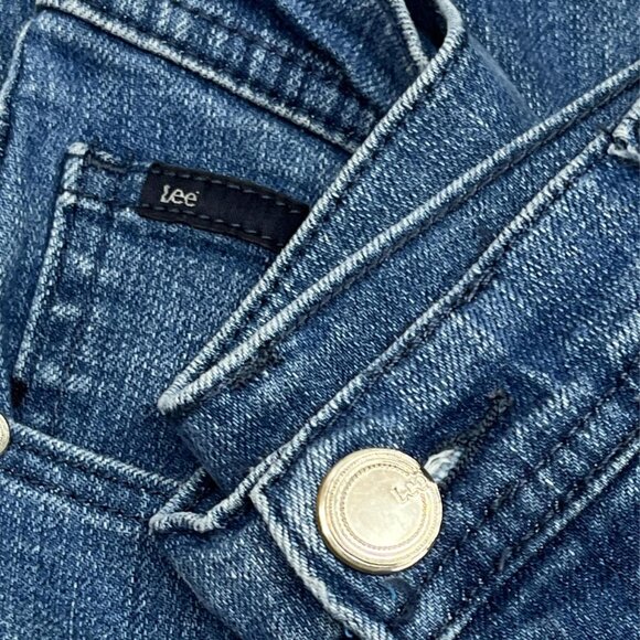 Lee Blue Denim Capri Pants 6 | Classic Fit Flaws - Picture 4 of 5